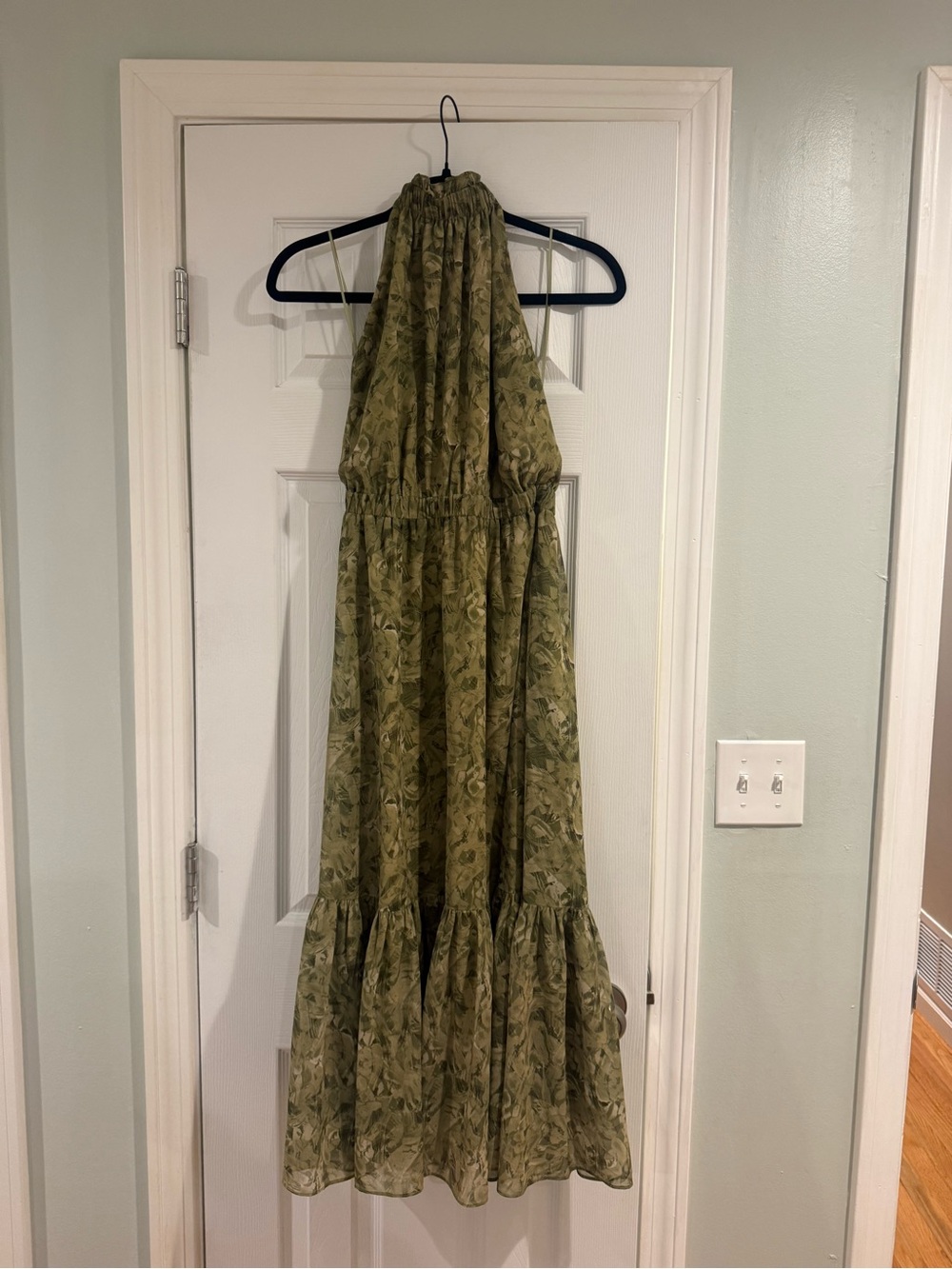 Chelsea28 Olive Halter Leaf-Print Maxi Dress